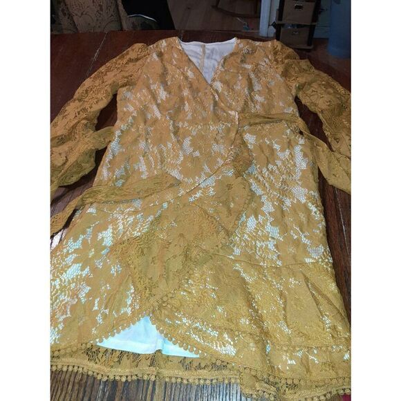 New XL Farysays Lace Wrap Mini Dress Floral V-Neck Yellow Gold Short Dress NWOT - Picture 8 of 9